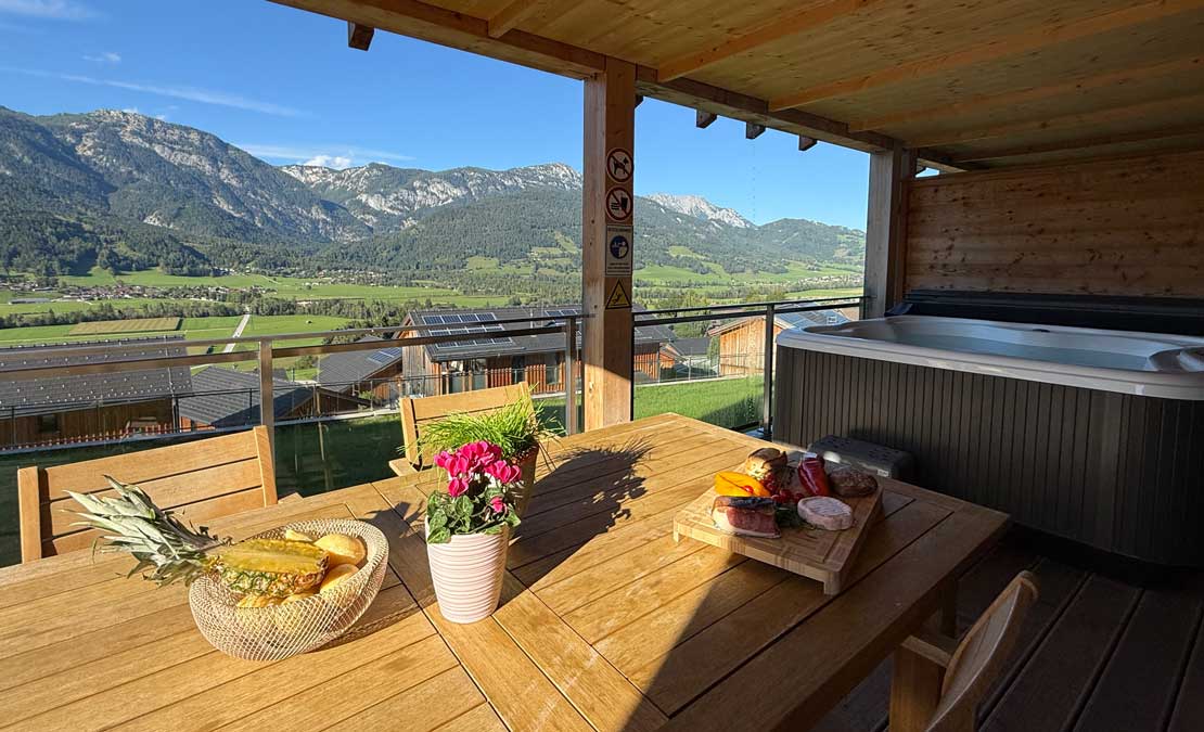 Balkon mit Jacuzzi und traumhafter Aussicht