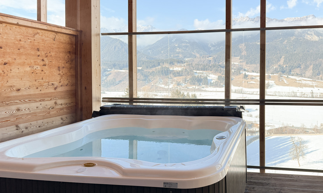 Jacuzzi auf dem Balkon