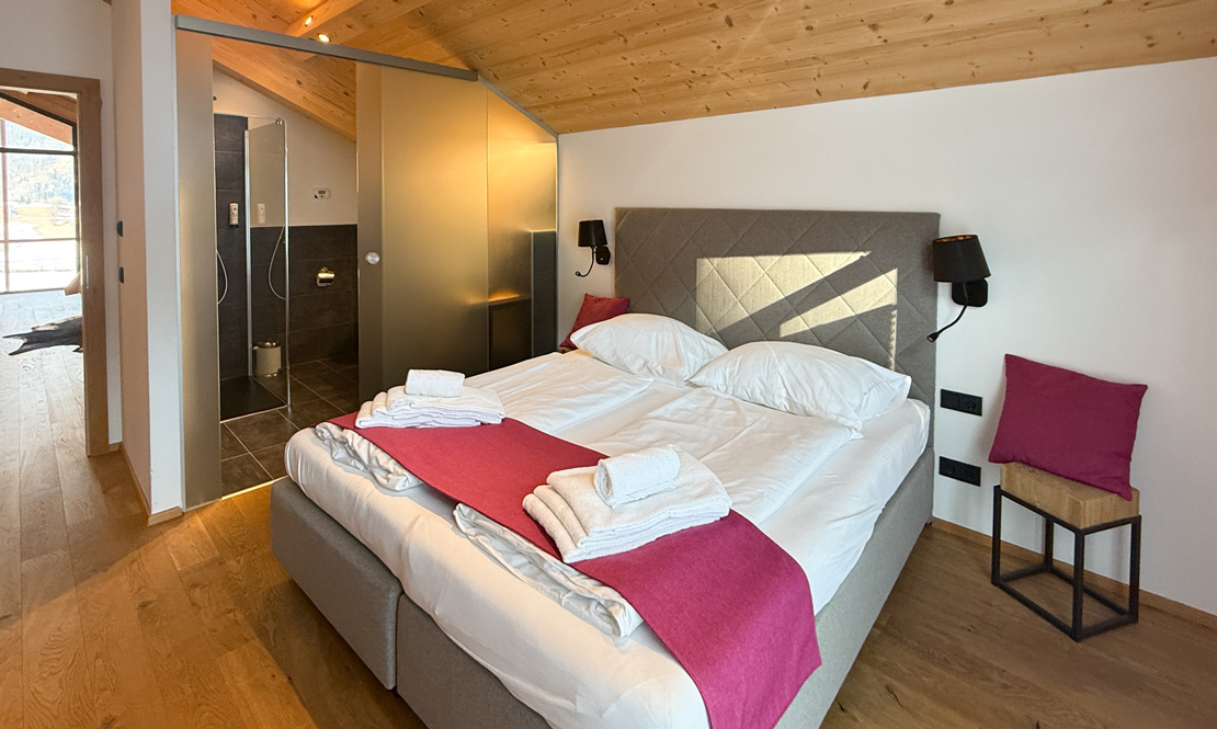 Schlafzimmer mit Bad en Suite