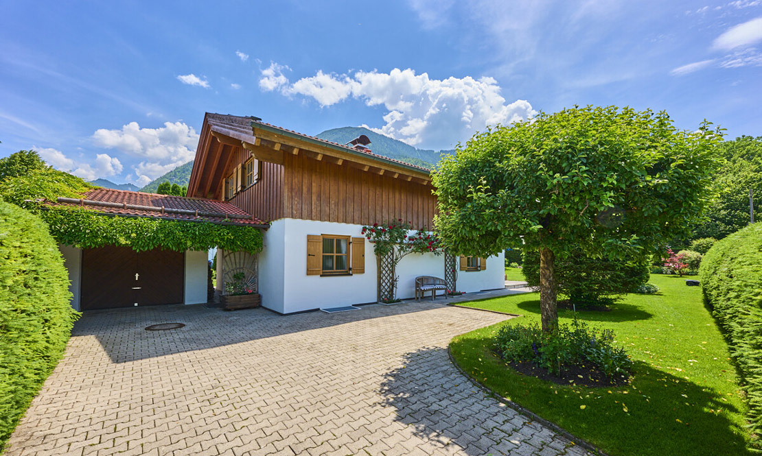 Eingangsbereich mit Garage