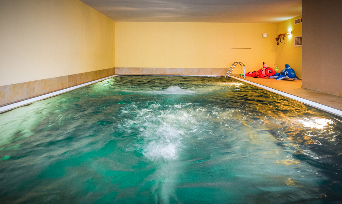 Schwimmbad zur Gemeinschaftsnutzung