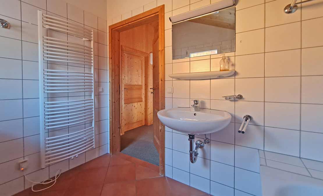 Bad mit Wanne